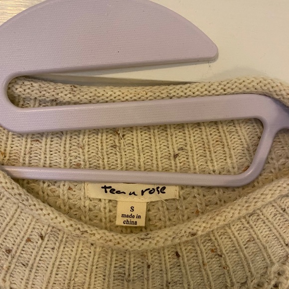 Hand stitched flower sweater - Picture 2 of 2